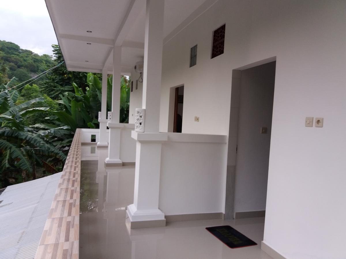 Warung Jemeluk & Home Stay Амед Экстерьер фото